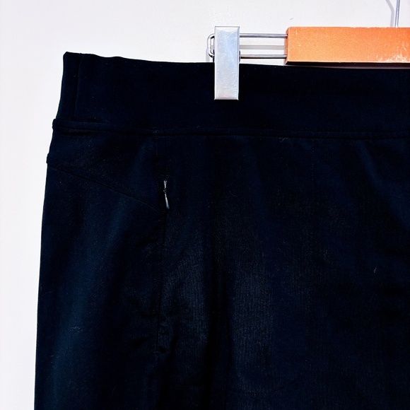 REITMANS Black Skort - Picture 2 of 7